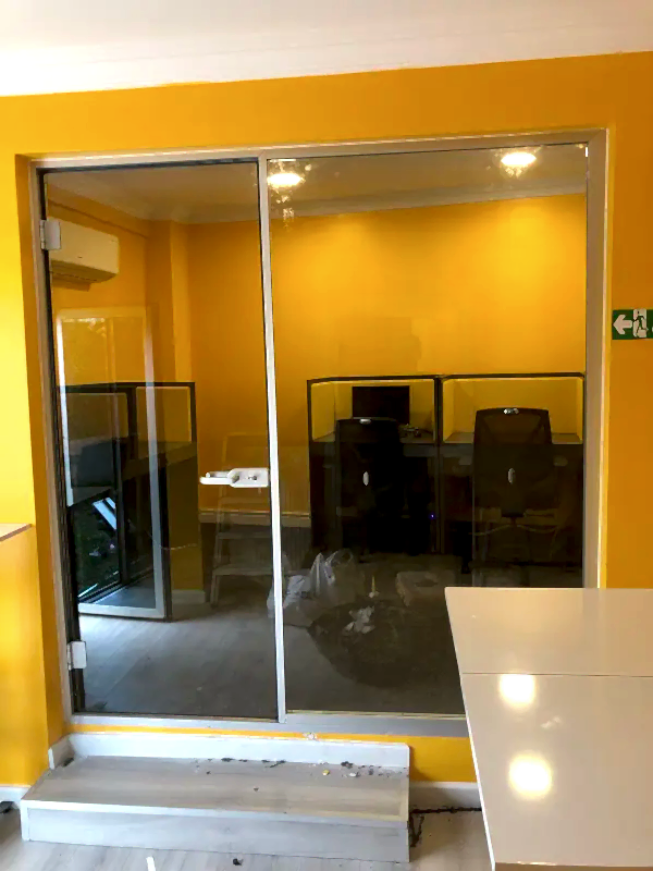 Ekoline Seri Rondo Kilitli Ofis Cam Bölme Sistemleri