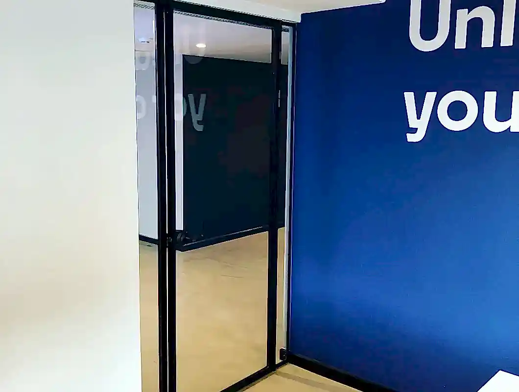 Proline Ofis Bölme & Hoppe Çerçeveli Cam Kapı Sistemleri