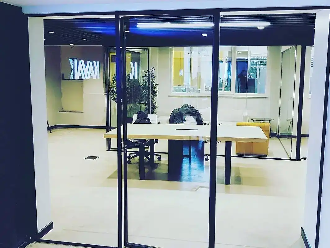 Ekoline Hoppe Çerçeveli Cam Bölme Sistemleri | Camdizayn