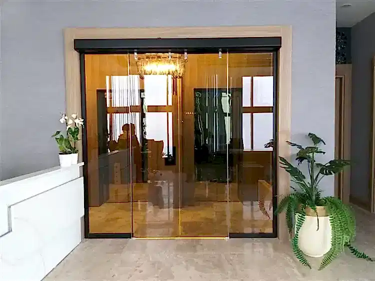 Fotoselli Cam Kapı